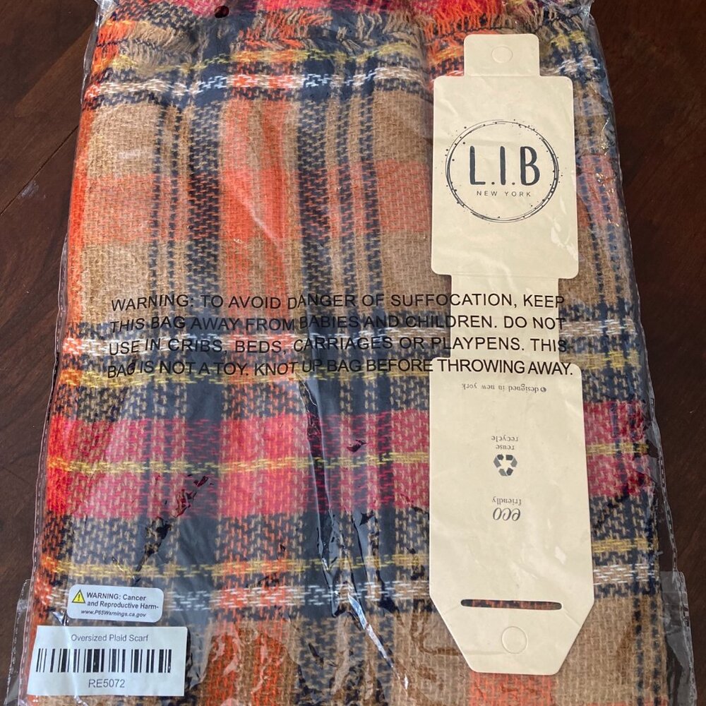 Brand new, oversized wrapping scarf